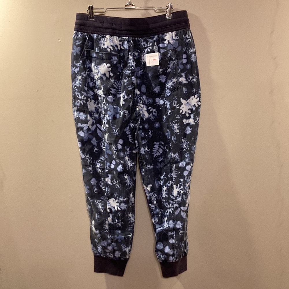 Anthropologie Nomad Joggers - Picture 11 of 15